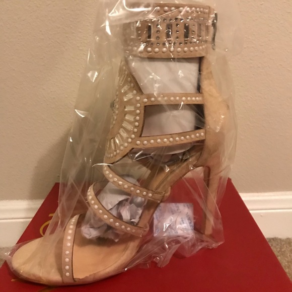 Embellished Heel - Picture 3 of 5